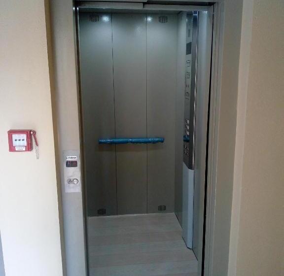 Отель Val De Cans Aeroporto