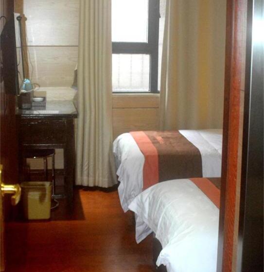 Junyi Hotel Guizhou Guiyang Bageyan Road