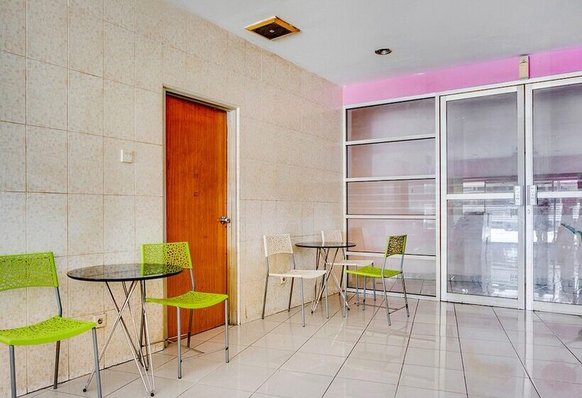 מוטל Spot On 2214 Wisma Jampea