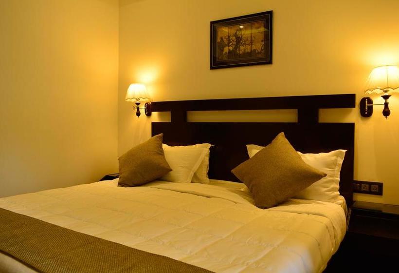 בית מלון כפרי Capital O 6645  Sapphire