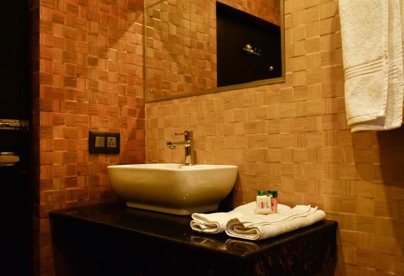 בית מלון כפרי Capital O 6645  Sapphire