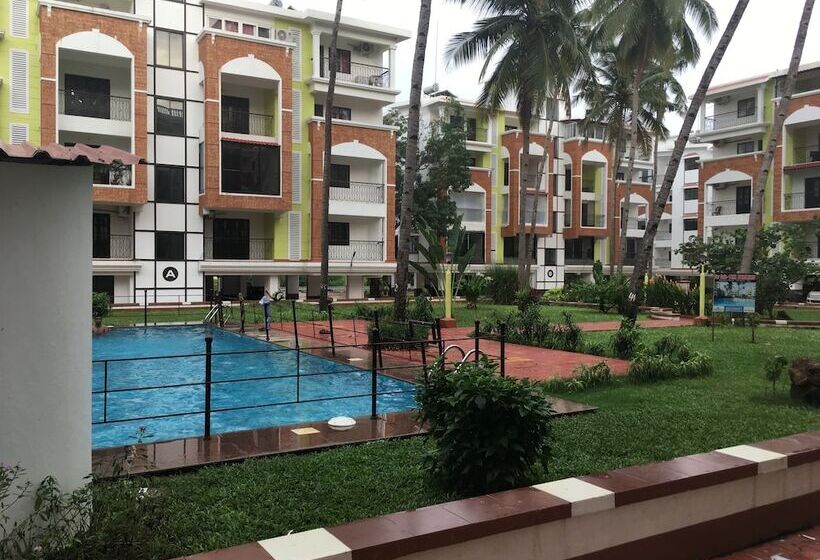 استراحتگاه Monarch Suites