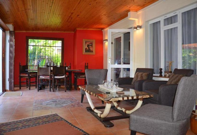 住宿加早餐  The Blue Door