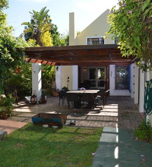 مبيت وإفطار The Blue Door