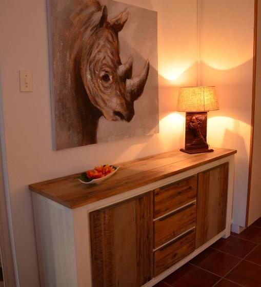 مبيت وإفطار The Blue Door