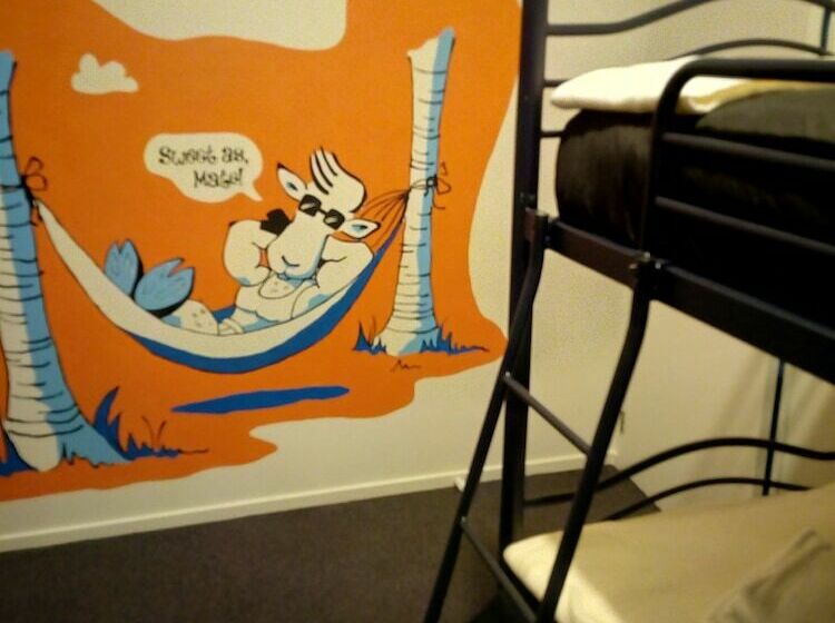 הוסטל The Bouncing Lamb Backpackers