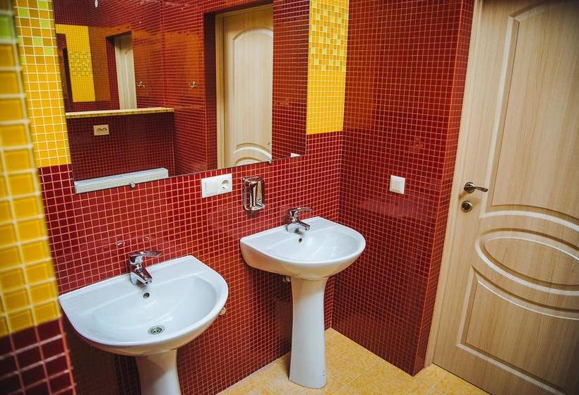 Alina Hotel & Hostel