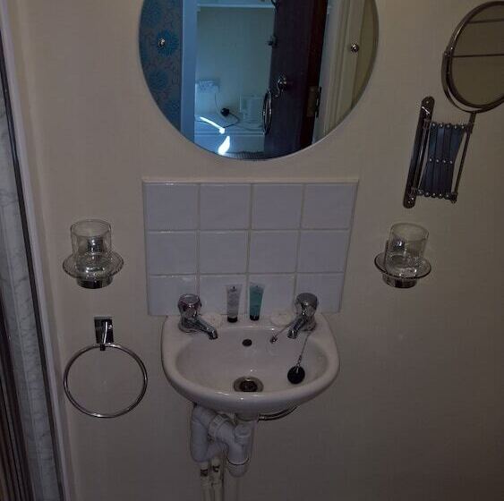 ベッドアンドブレックファースト Black Bull