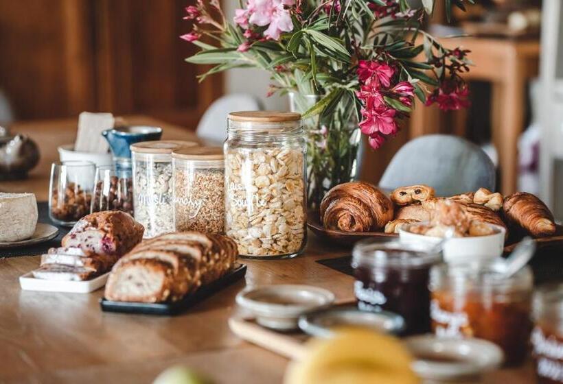 مبيت وإفطار Domaine De Pelican