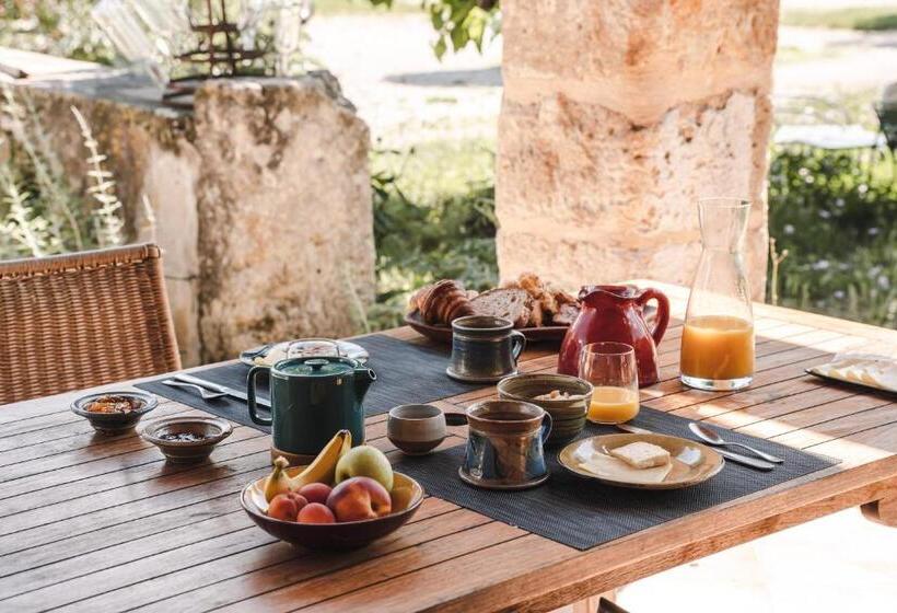 مبيت وإفطار Domaine De Pelican