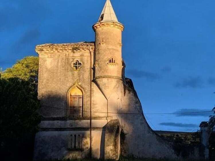 مبيت وإفطار Domaine De Pelican