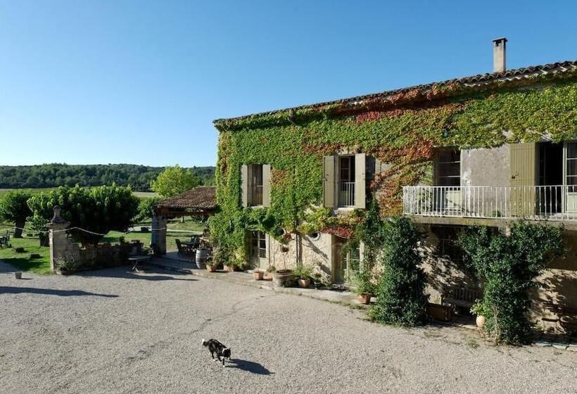 مبيت وإفطار Domaine De Pelican