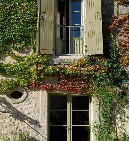 مبيت وإفطار Domaine De Pelican