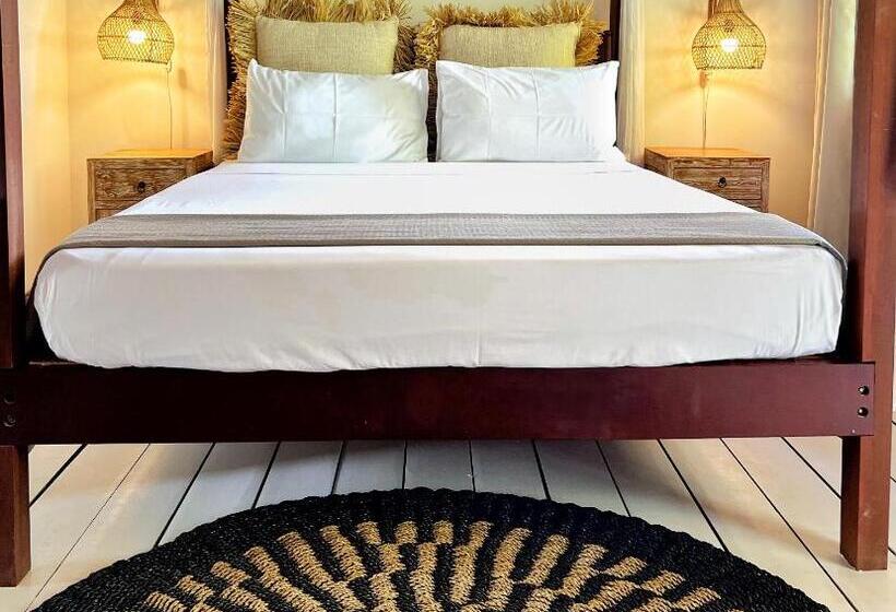 تختخواب و صبحانه Iru Maldives