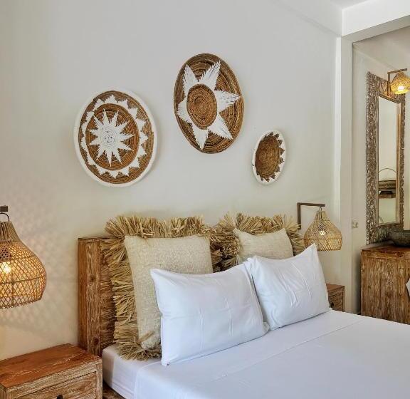 تختخواب و صبحانه Iru Maldives