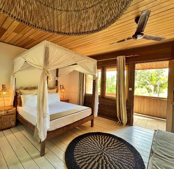 تختخواب و صبحانه Iru Maldives