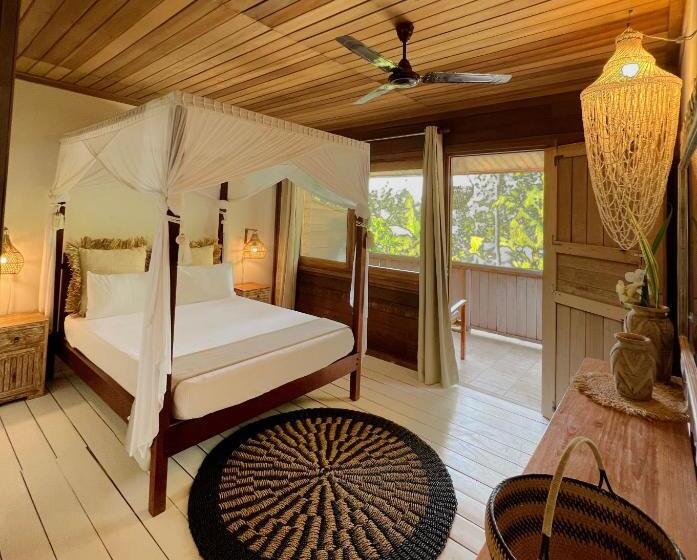 تختخواب و صبحانه Iru Maldives