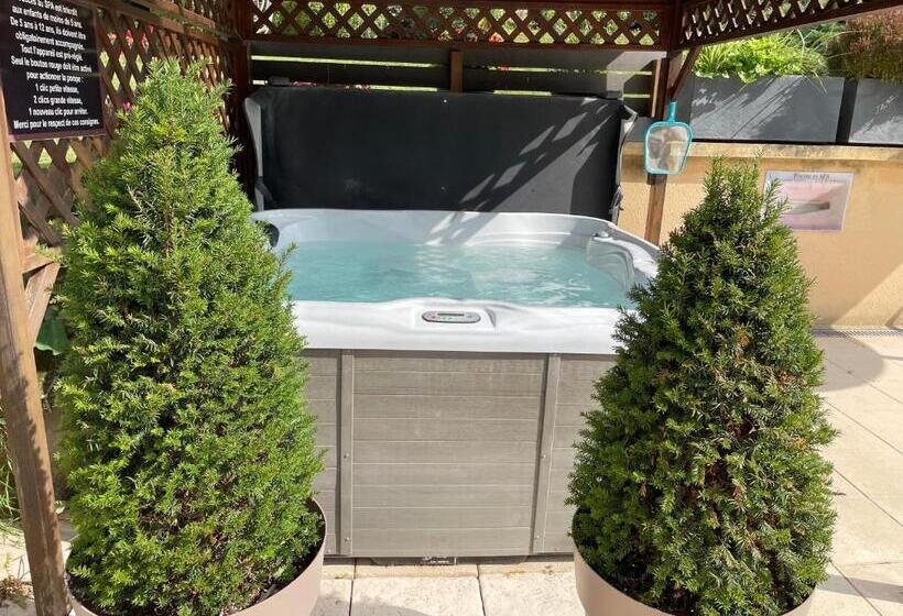 مبيت وإفطار La Roseraie