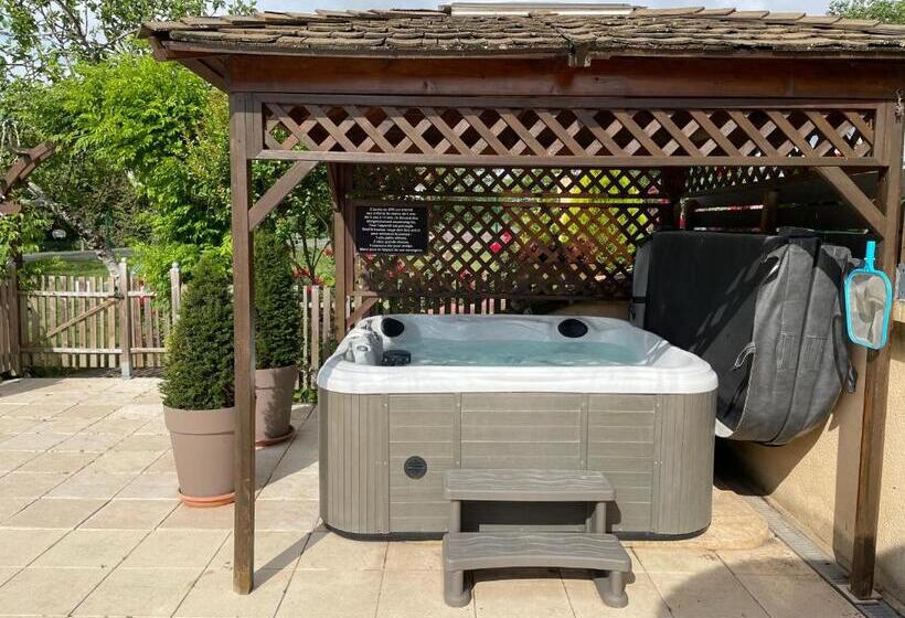 مبيت وإفطار La Roseraie