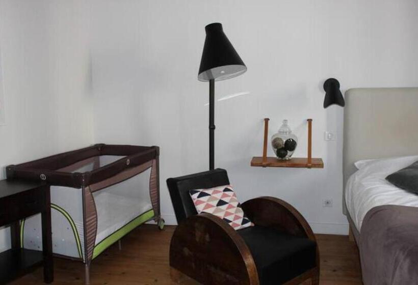 تختخواب و صبحانه La Tour Gregoire