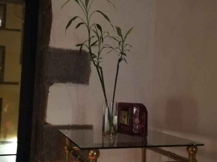 تختخواب و صبحانه La Tour Gregoire