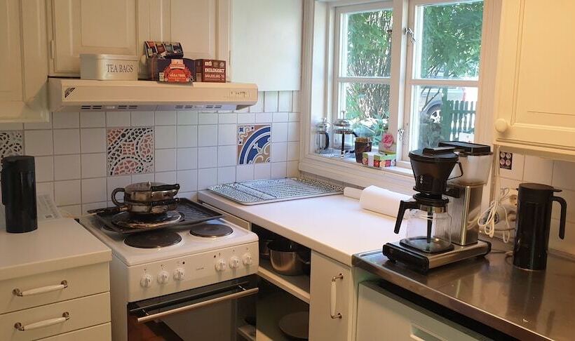 تختخواب و صبحانه Malistorpets Rosor Bed & Kitchen