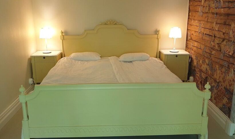 تختخواب و صبحانه Malistorpets Rosor Bed & Kitchen