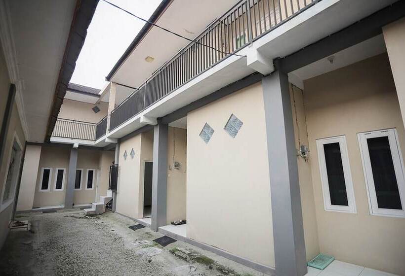 مبيت وإفطار Reddoorz Near Bundaran Kecil Palangkaraya