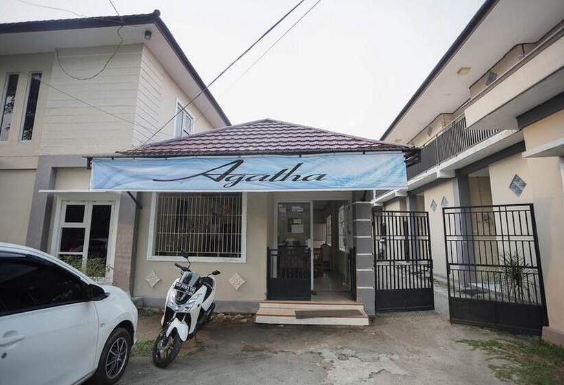 مبيت وإفطار Reddoorz Near Bundaran Kecil Palangkaraya