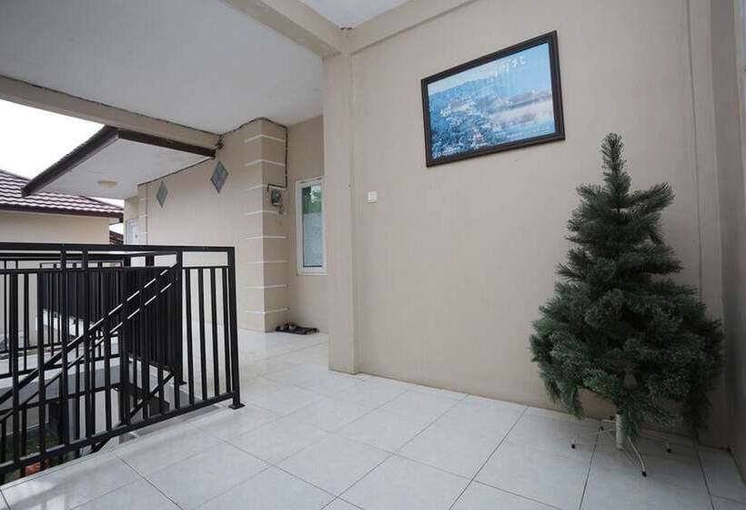 مبيت وإفطار Reddoorz Near Bundaran Kecil Palangkaraya