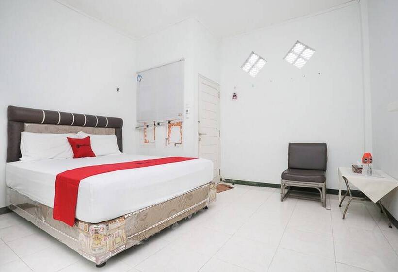 مبيت وإفطار Reddoorz Near Bundaran Kecil Palangkaraya
