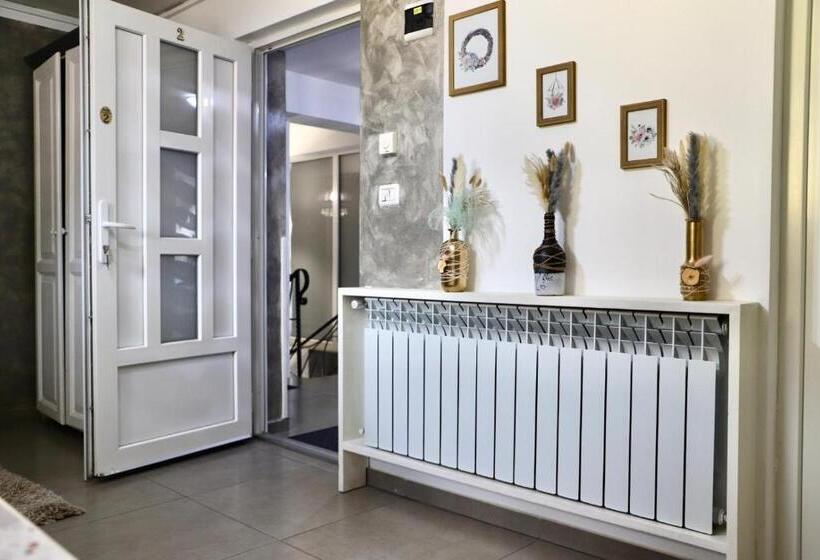 Cazare Moldi   Regim Hotelier