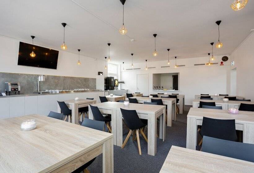 Отель Almnas Park