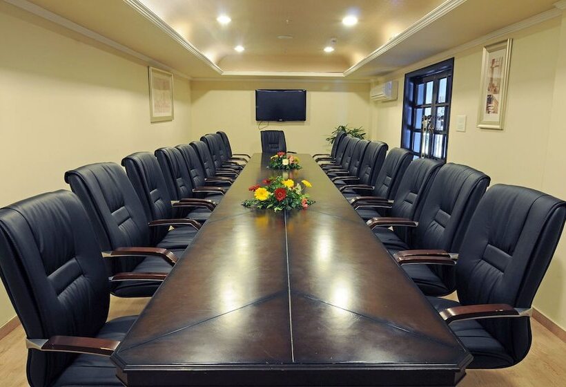 בית מלון כפרי Blue Saphire Countryside Haldwani