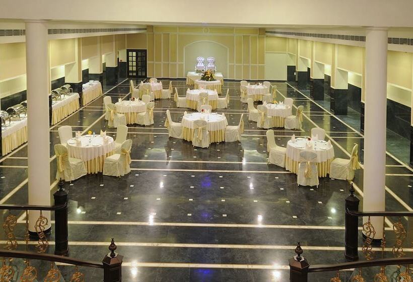 בית מלון כפרי Blue Saphire Countryside Haldwani