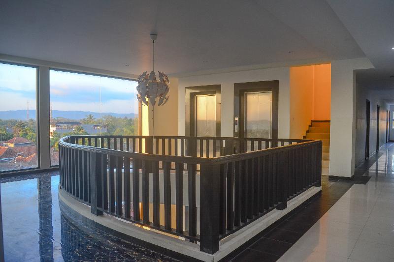 ホテル Capital O 1246  Grand Pacific