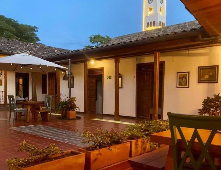 هتل Colonial Andino   Parque Principal De Pitalito