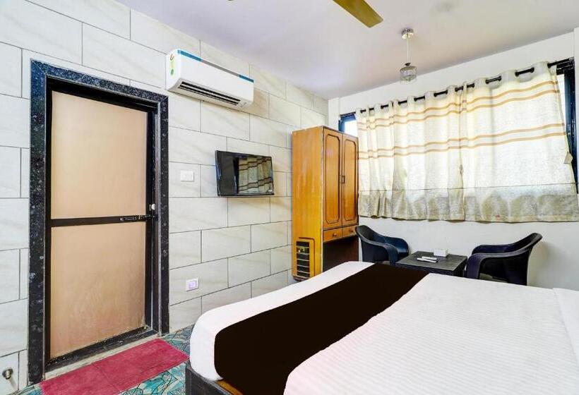 בית מלון כפרי Sai Samrat Inn