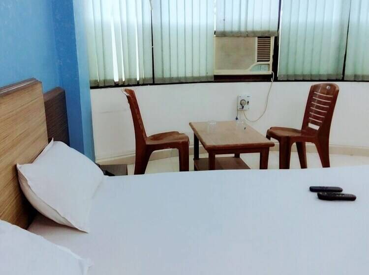 בית מלון כפרי Sai Samrat Inn