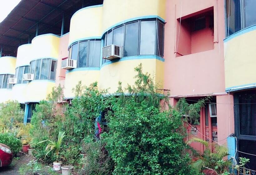 בית מלון כפרי Sai Samrat Inn