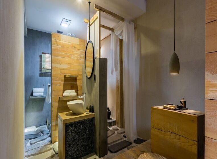 هتل Shangrila Karesansui