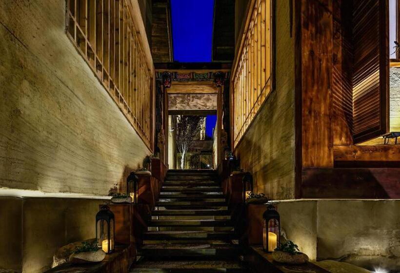 هتل Shangrila Karesansui