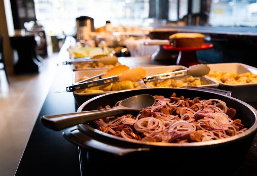 فندق Uiramutam Palace