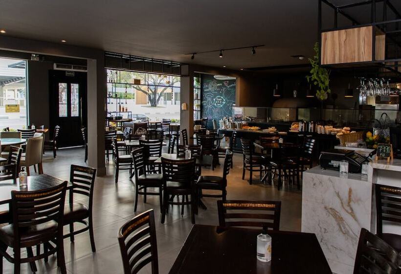 فندق Uiramutam Palace