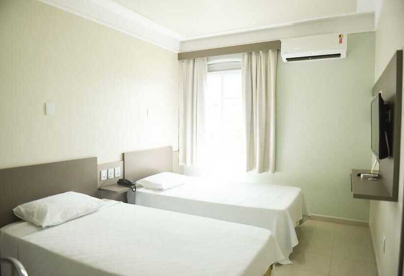 فندق Uiramutam Palace