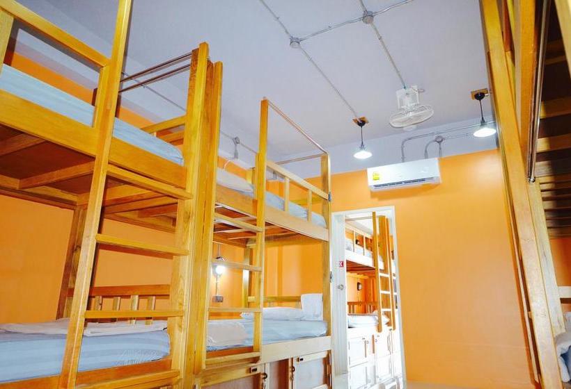 Nomad Hostel Krabi