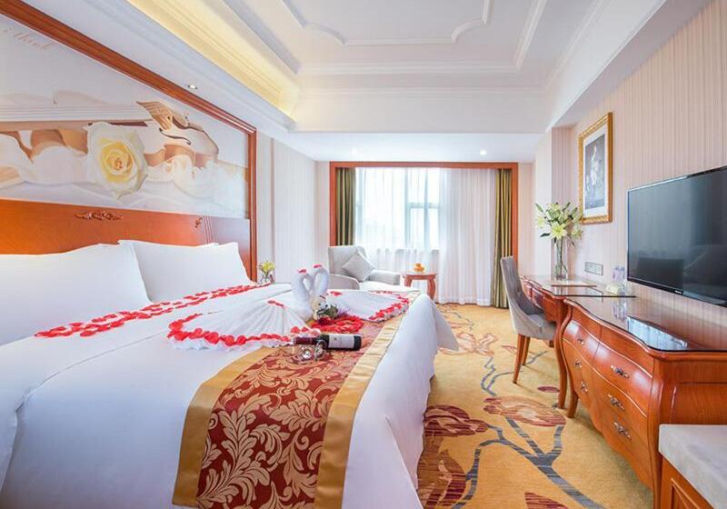 Vienna Hotel Shenzhen Bantian South Huancheng Road