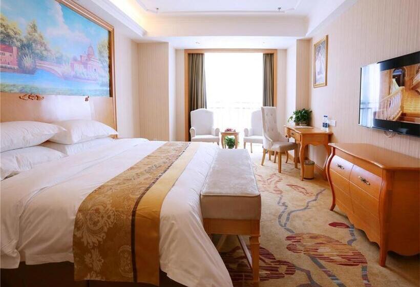 Vienna International Hotel Yantai Changjiang Road Xingyi Square Branch