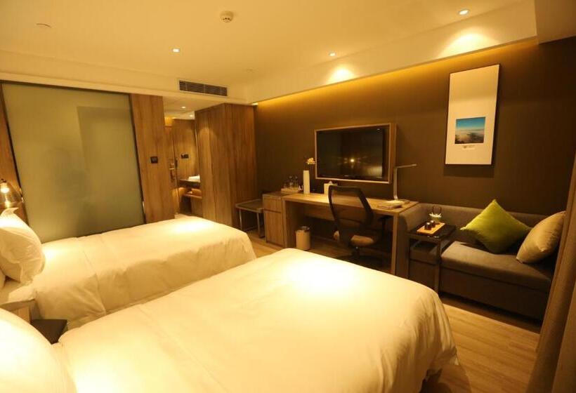 Atour Hotel Shuangyong Ave