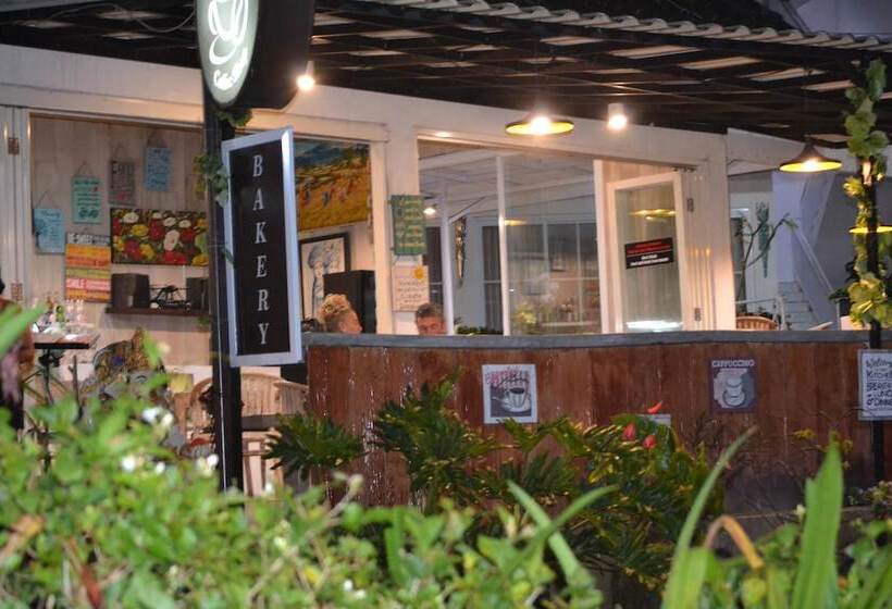 مبيت وإفطار Bhuana Agung Villa And Restaurant